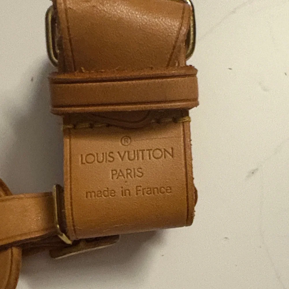 🎉LOW START🎉Louis Vuitton Tan Leather luggage Tag - Picture 2 of 3